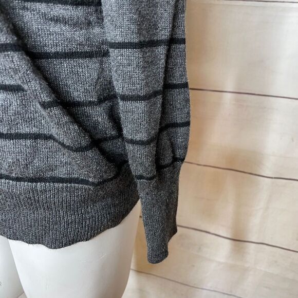 Pixley for Stirch Fix grey striped open back top size small - Picture 2 of 9